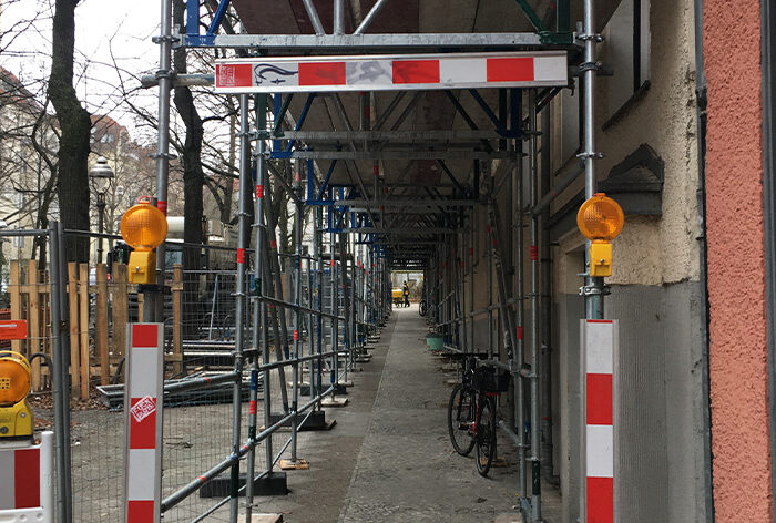 Gotthardt-Gerüstbau-Passantenschutz